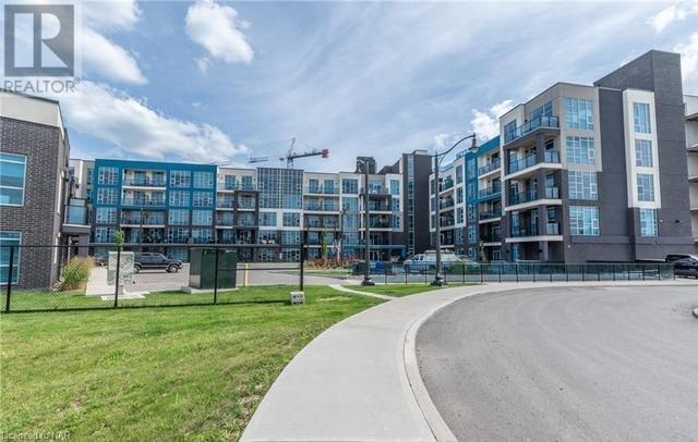 207 - 10 Concord Place, Condo with 1 bedrooms, 1 bathrooms and 1 parking in Grimsby ON | Image 1