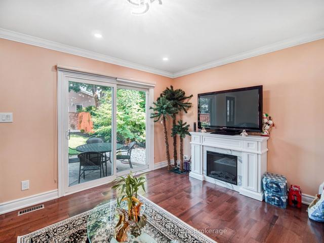 47 Kentish Cres E, House detached with 4 bedrooms, 10 bathrooms and 4 parking in Toronto ON | Image 9