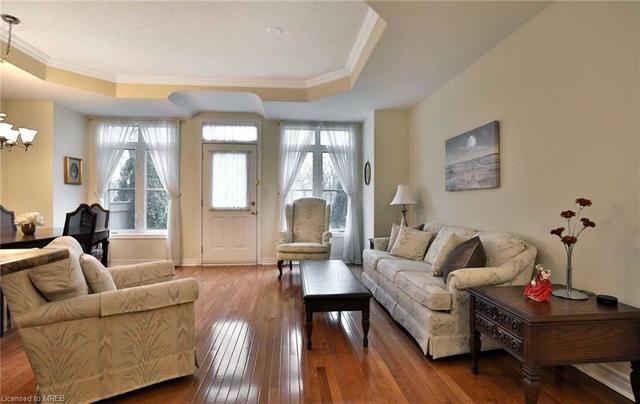27 Ellen Street, House attached with 2 bedrooms, 2 bathrooms and 3 parking in Mississauga ON | Image 6