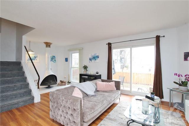 28 - 42 Compata Way, Townhouse with 3 bedrooms, 2 bathrooms and 2 parking in Ottawa ON | Image 5