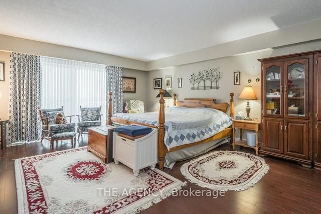 1106 - 250 Glenridge Dr, Condo with 3 bedrooms, 2 bathrooms and 1 parking in Waterloo ON | Image 4