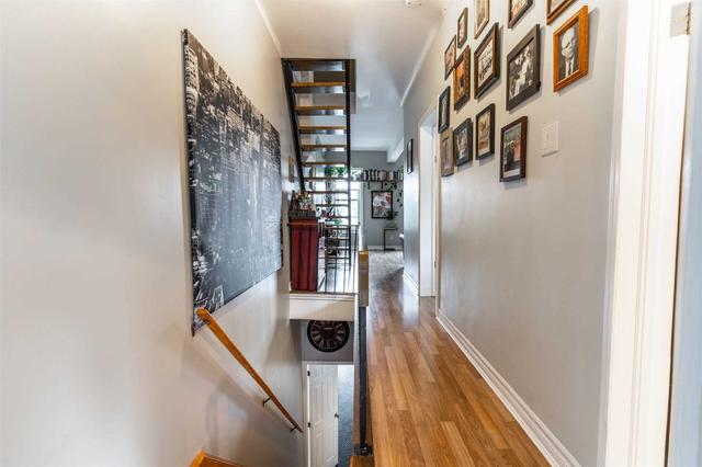 46 Gordon St, House semidetached with 3 bedrooms, 3 bathrooms and 4 parking in Toronto ON | Image 37