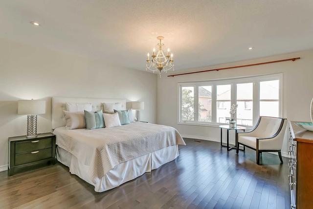 2427 Bon Echo Dr, House detached with 4 bedrooms, 3 bathrooms and 2 parking in Oakville ON | Image 14