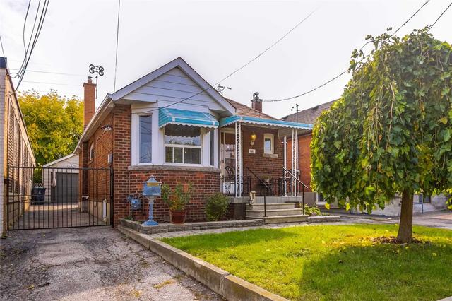 1187 Roselawn Ave, House detached with 2 bedrooms, 2 bathrooms and 8 parking in Toronto ON | Image 12