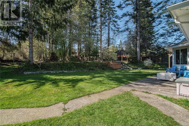 2413 Catherwood Rd, House detached with 3 bedrooms, 2 bathrooms and 4 parking in Comox Valley C (Puntledge   Black Creek) BC | Image 26