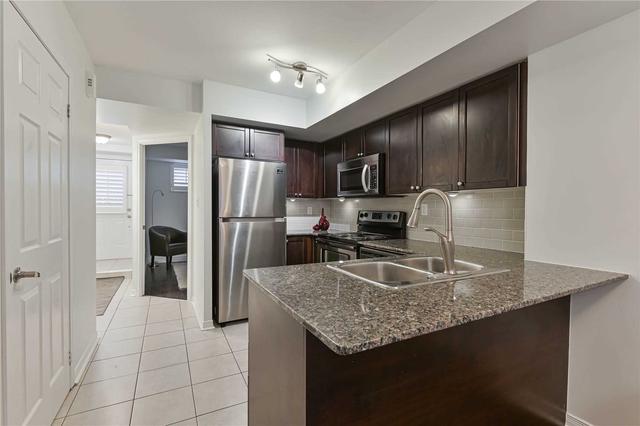 102 - 30 Elsie Lane, Townhouse with 3 bedrooms, 2 bathrooms and 1 parking in Toronto ON | Image 3