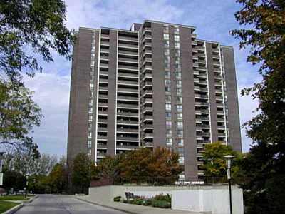 1103 - 1535 Lakeshore Rd E, Condo with 3 bedrooms, 2 bathrooms and 1 parking in Mississauga ON | Image 1