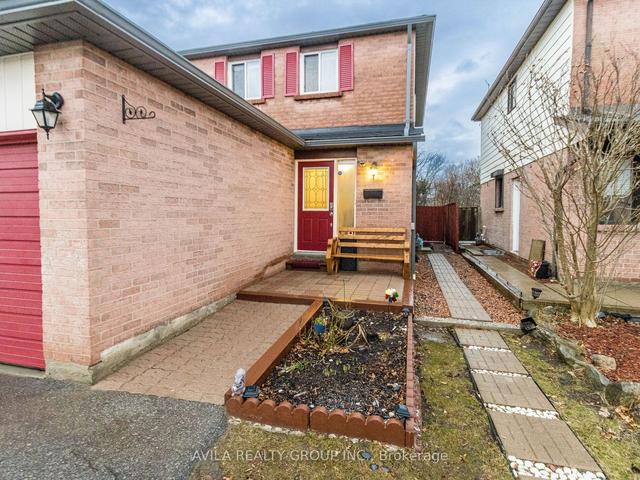 31 Wheatfield Rd, House detached with 3 bedrooms, 2 bathrooms and 5 parking in Brampton ON | Image 1