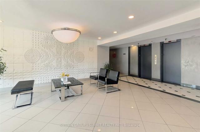 1003 - 2301 Derry Rd W, Condo with 2 bedrooms, 1 bathrooms and 1 parking in Mississauga ON | Image 12