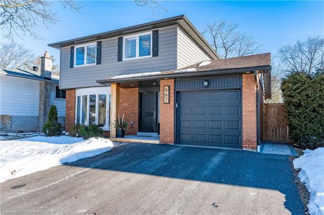 667 Montego Crescent, House detached with 3 bedrooms, 2 bathrooms and 5 parking in Burlington ON | Image 3