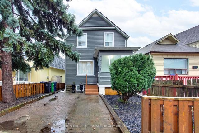 198a Vaughan Rd, House detached with 3 bedrooms, 2 bathrooms and 3 parking in Toronto ON | Image 1