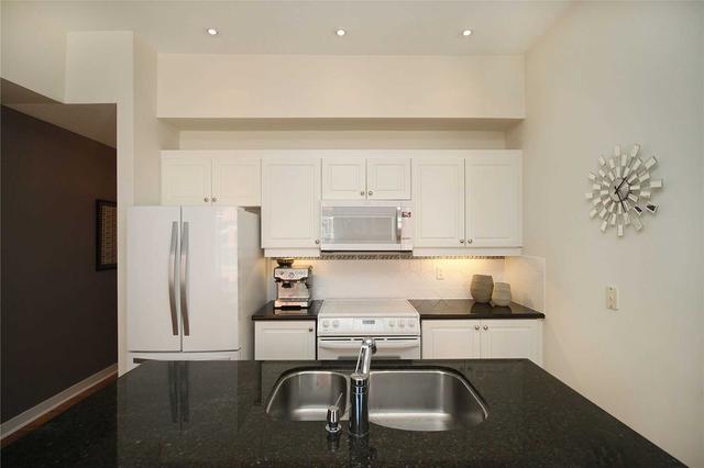 3 - 1388 Bloor St W, Townhouse with 2 bedrooms, 2 bathrooms and 1 parking in Toronto ON | Image 28