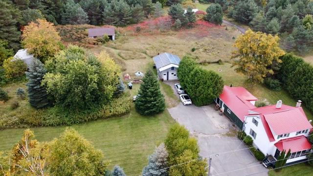199 Lafontaine Rd E, House detached with 2 bedrooms, 2 bathrooms and 12 parking in Tiny ON | Image 1