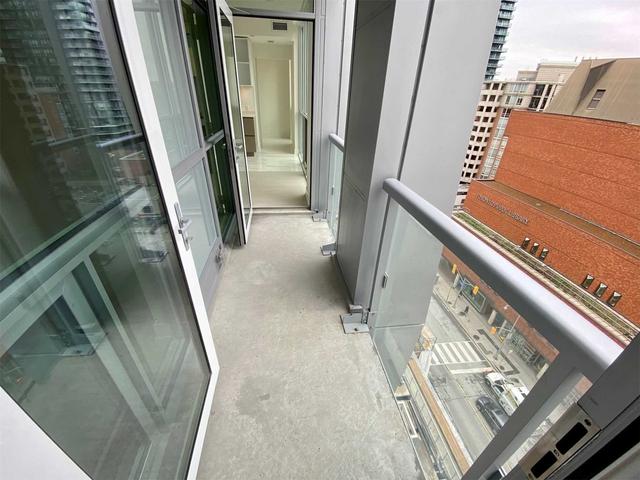 809 - 1 Yorkville Ave, Condo with 2 bedrooms, 2 bathrooms and 1 parking in Toronto ON | Image 5