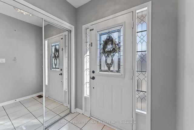 18 Oliti Crt, House semidetached with 3 bedrooms, 4 bathrooms and 3 parking in Toronto ON | Image 33