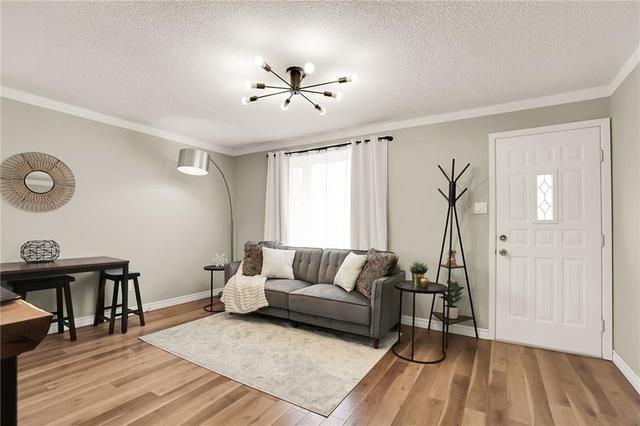 upper - 6 Homewood Avenue, House detached with 3 bedrooms, 1 bathrooms and 3 parking in St. Catharines ON | Image 4