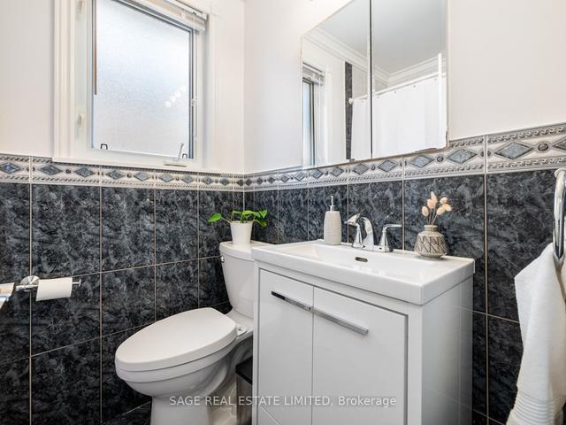505 Caledonia Rd, House detached with 2 bedrooms, 2 bathrooms and 4 parking in Toronto ON | Image 17