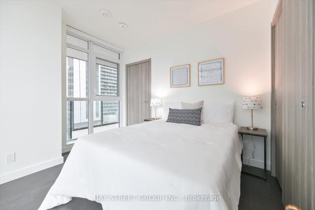 2106 - 38 Widmer St, Condo with 3 bedrooms, 2 bathrooms and 1 parking in Toronto ON | Image 13