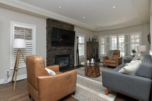 18 Antrim Crt, House detached with 3 bedrooms, 3 bathrooms and 6 parking in Caledon ON | Image 3