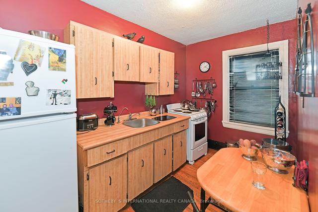 800 Shaw St, House attached with 3 bedrooms, 3 bathrooms and 1 parking in Toronto ON | Image 16