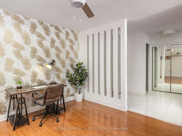 1711 - 2330 Bridletowne Circ, Condo with 1 bedrooms, 2 bathrooms and 1 parking in Toronto ON | Image 4