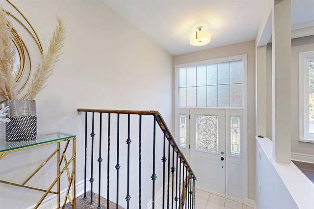 72 Houston Cres, House detached with 3 bedrooms, 3 bathrooms and 5 parking in Toronto ON | Image 18
