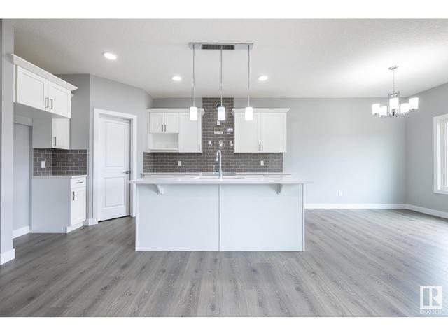 4828 177 Av Nw, House detached with 3 bedrooms, 2 bathrooms and 2 parking in Edmonton AB | Image 5