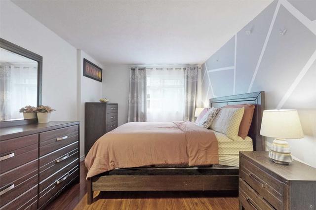 53 - 130 Ling Rd, Townhouse with 3 bedrooms, 2 bathrooms and 1 parking in Toronto ON | Image 14