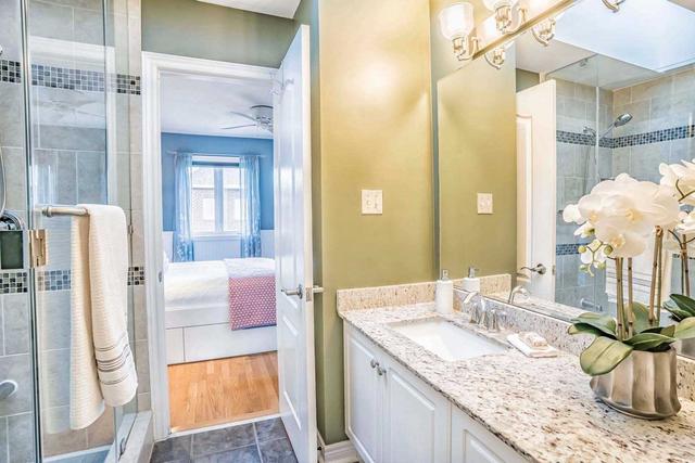 16 Superior Creek Lane, Townhouse with 2 bedrooms, 3 bathrooms and 2 parking in Toronto ON | Image 3