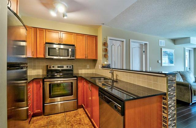 1221 - 8 Dayspring Circ, Condo with 2 bedrooms, 2 bathrooms and 1 parking in Brampton ON | Image 8