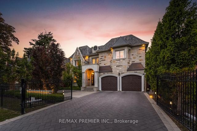 142 Upper Canada Dr, House detached with 4 bedrooms, 6 bathrooms and 10 parking in Toronto ON | Image 12