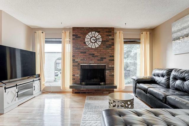 260 Cedarpark Drive Sw, House detached with 3 bedrooms, 2 bathrooms and 2 parking in Calgary AB | Image 3