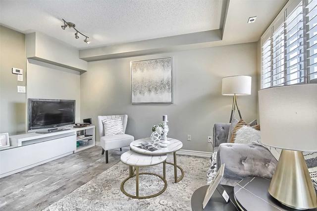 b209 - 98 Cornell Park Ave, Condo with 2 bedrooms, 2 bathrooms and 1 parking in Markham ON | Image 3