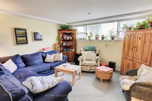 22 Rowland St, House detached with 4 bedrooms, 3 bathrooms and 3 parking in Toronto ON | Image 15