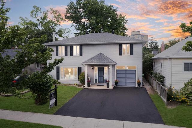 19 Washington Ave, House detached with 4 bedrooms, 3 bathrooms and 4 parking in Oakville ON | Image 1