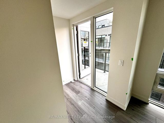 8 - 851 Sheppard Ave W, Townhouse with 2 bedrooms, 2 bathrooms and 1 parking in Toronto ON | Image 4