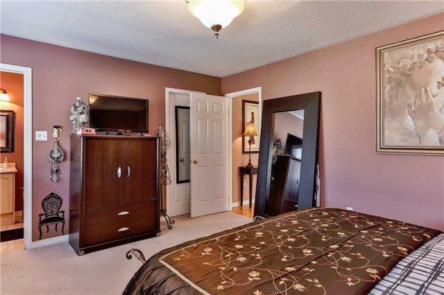 14 River Ridge Blvd, House detached with 3 bedrooms, 3 bathrooms and 2 parking in Aurora ON | Image 12
