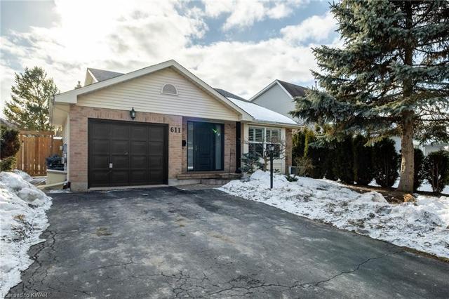 611 Osprey Drive, House detached with 4 bedrooms, 3 bathrooms and null parking in Waterloo ON | Image 2