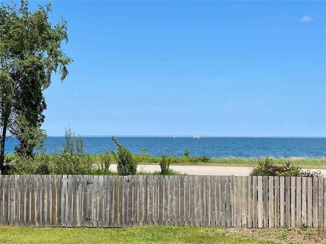 91 Beach Blvd, House detached with 2 bedrooms, 1 bathrooms and 6 parking in Hamilton ON | Image 16