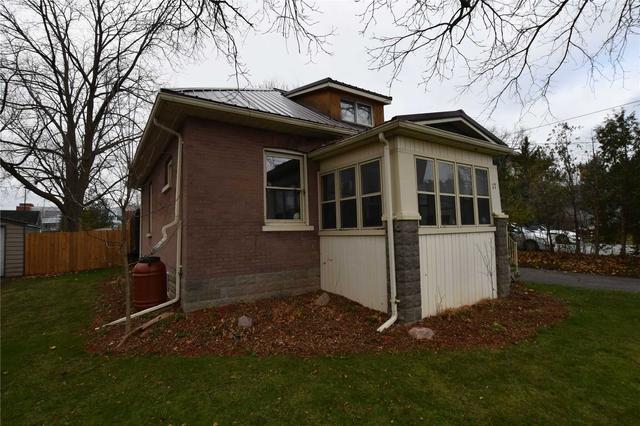 17 Adelaide St N, House detached with 3 bedrooms, 1 bathrooms and 3 parking in Kawartha Lakes ON | Image 12