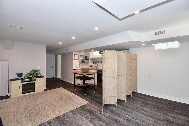 studio - 36 Isherwood Cres, House attached with 1 bedrooms, 1 bathrooms and 1 parking in Vaughan ON | Image 2