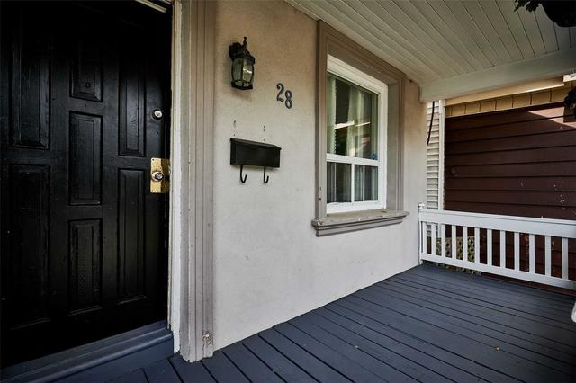 28 Leyton Ave, House detached with 2 bedrooms, 1 bathrooms and 1 parking in Toronto ON | Image 12
