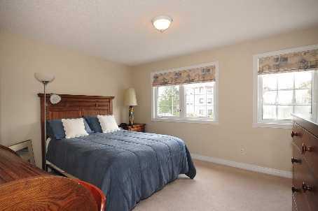 975 Lake Dr E, House attached with 2 bedrooms, 3 bathrooms and 1 parking in Georgina ON | Image 7