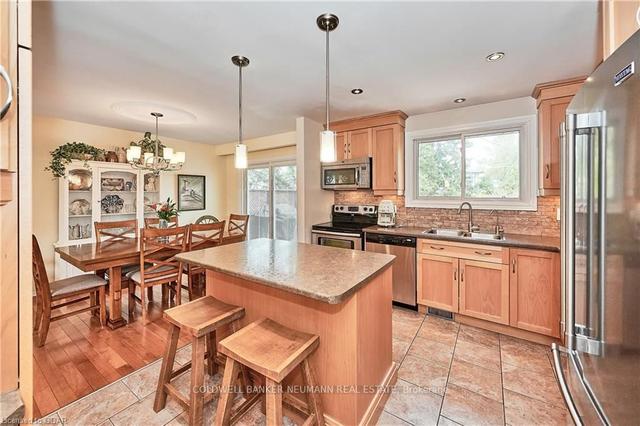 27 Karen Ave, House detached with 3 bedrooms, 3 bathrooms and 6 parking in Guelph ON | Image 39
