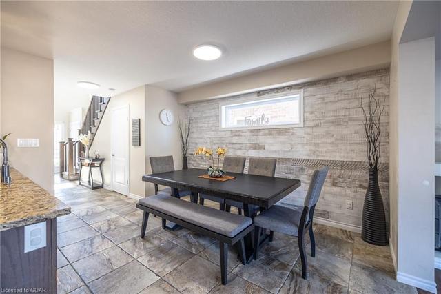 201 Summit Ridge Drive Drive, House detached with 3 bedrooms, 3 bathrooms and 3 parking in Guelph ON | Image 2