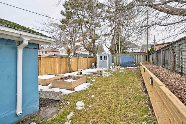 42 Guthrie Ave, House detached with 2 bedrooms, 2 bathrooms and 1 parking in Toronto ON | Image 9