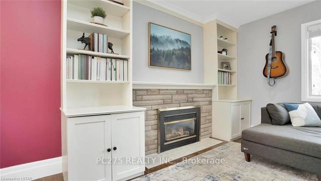 74 Larkspur Cres, House detached with 4 bedrooms, 2 bathrooms and 7 parking in London ON | Image 39