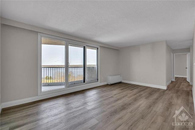 1404 - 1025 Richmond Road, Condo with 2 bedrooms, 2 bathrooms and 1 parking in Ottawa ON | Image 6