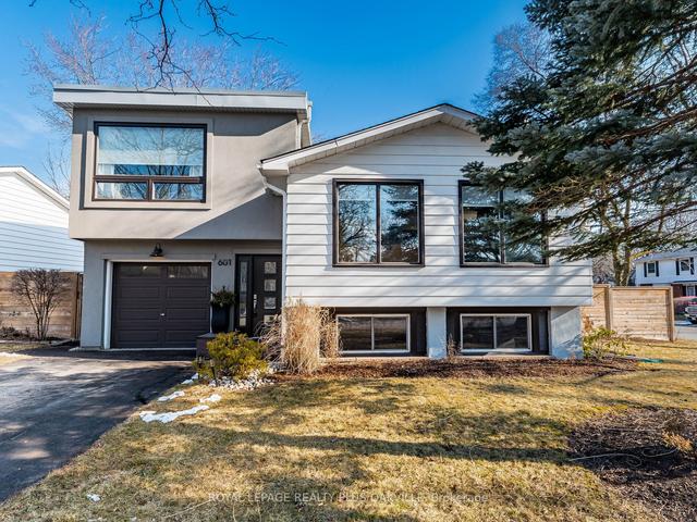 601 Holly Hill Cres, House detached with 4 bedrooms, 3 bathrooms and 5 parking in Burlington ON | Image 1