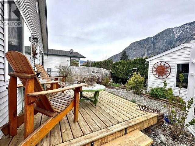521 - 10th Avenue Unit# 1, House detached with 2 bedrooms, 2 bathrooms and 6 parking in Keremeos BC | Image 33
